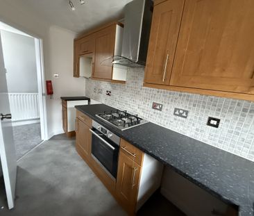 First Floor 1 Bedroom Self Contained Flat for Rent in Rochester - Photo 3