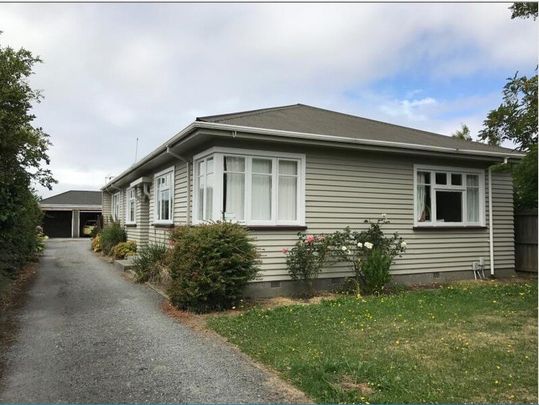 4 Bedroom Home in Riccarton - Photo 1