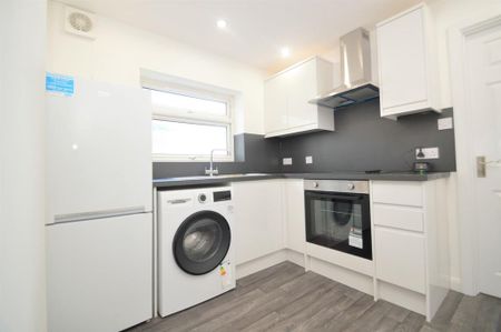 1 bedroom flat to rent - Photo 2
