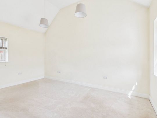 Gunners Cottage, Woodlands, Burnham Road,HP9 - Photo 1
