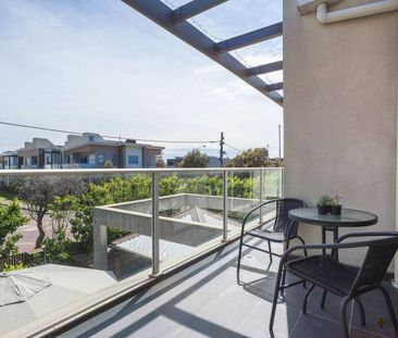 STEPS TO THE BEACH | FULLY FURNISHED | UTILITIES INCLUDED - Photo 3