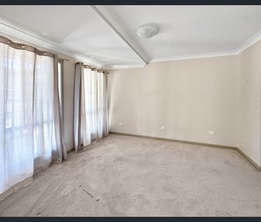 Contemporary Living on a Spacious Corner Block - Photo 5