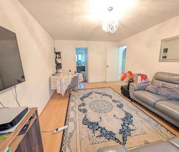 Moray Close, Edgware, HA8 - Photo 1