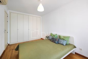 Apartamento T1+1 mobilado e com varandas, no condomínio da Herdade da Aroeira