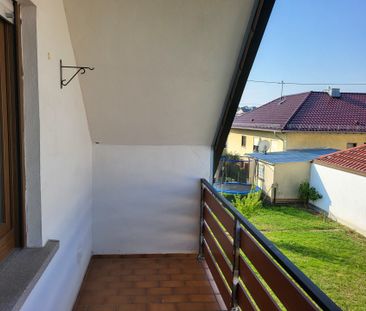 Neuwertige teilmöblierte Dachgeschosswohnung in Nentershausen mit Balkon! - Photo 1