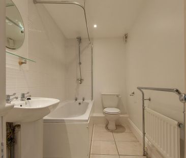 2 bedroom flat to rent - Photo 4
