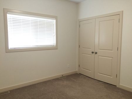 Basement Suite! Pet Free! Near RDC and Hospital! - Photo 3