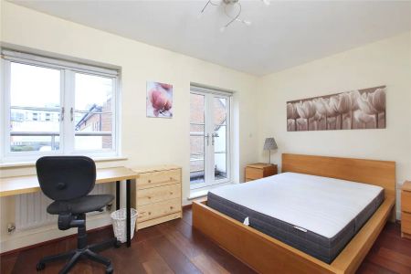 4 bedroom house in Malwood Road - Photo 2