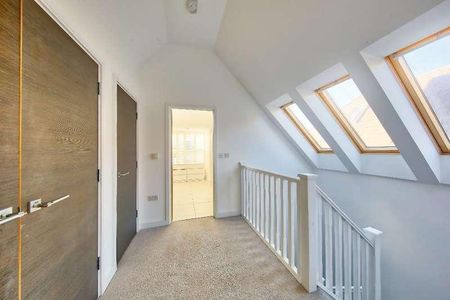 Langley Place, Guildford, Surrey, GU2 - Photo 4