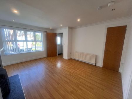 38 Glenvale Park, Derry/Londonderry, Cityside, BT48 0GA - Photo 2