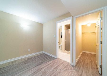 Detached Home For Lease | W8095762 - Photo 5