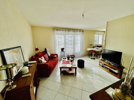 Location Appartement 3 pièces 71m² CHATELLERAULT 86100 - Photo 4