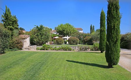 Propriété avec vue , 6 chambres, village de Saint Rémy de Provence à pied, à louer - Photo 3