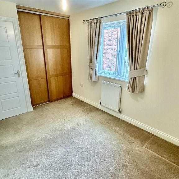 2 bedroom end of terrace house to rent - Photo 1