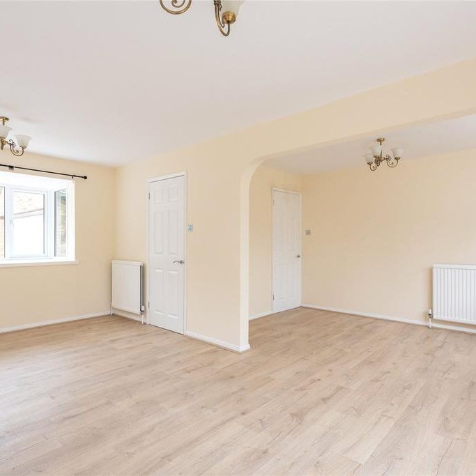 4 bedroom detached house to rent - Photo 1