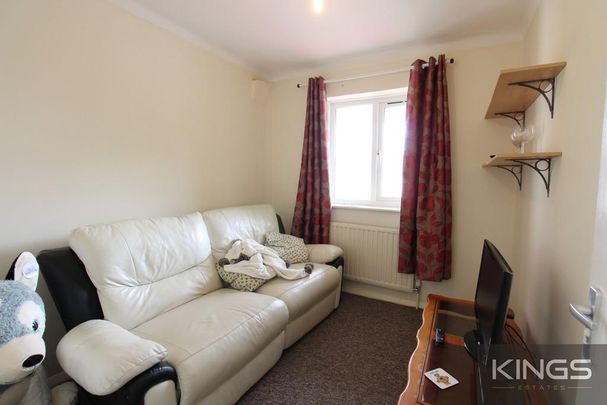 4 bedroom semi-detached house to rent - Photo 1