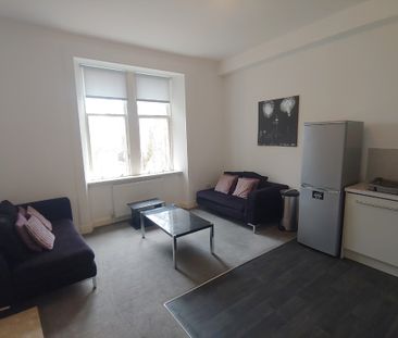 3 bedroom apartment to rent - Photo 1
