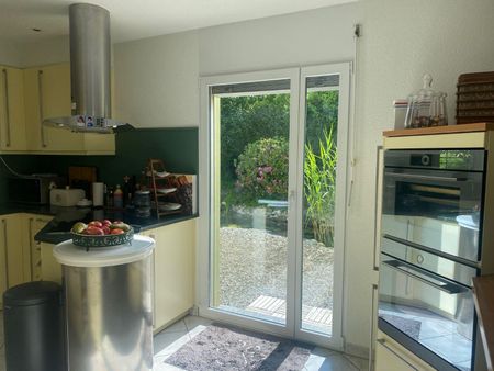 Villa de 7,5 Pièces dans un quartier résidentiel - Photo 2