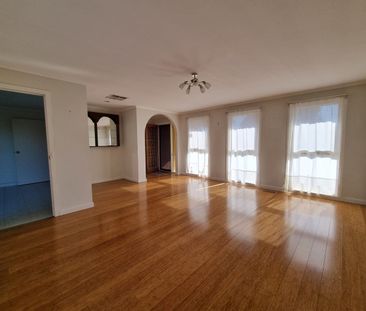 THREE BEDROOM HOME IN A GREAT POSITION! - Photo 1