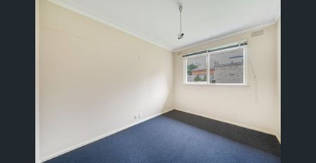 Corner credentials in a picture-perfect location - Photo 4