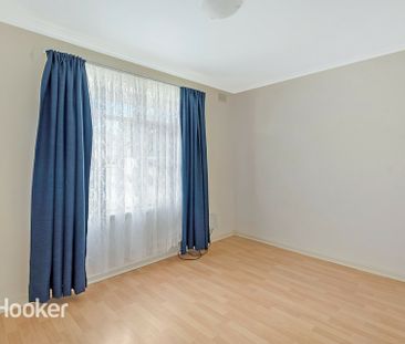 Light and Bright Family Home! - Photo 3