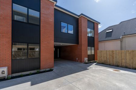 Modern 1-Bedroom Studio Room for Rent in Hamilton East – $270/Week Located in the desirable Hamilton East area (postcode 3216), this well-maintained 1-bedroom, 1-bathroom studio room (one of four in the unit) offers comfortable and convenient living. - Photo 4