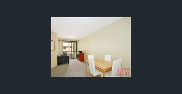 MODERN ONE BEDROOM APARTMENT - Photo 1