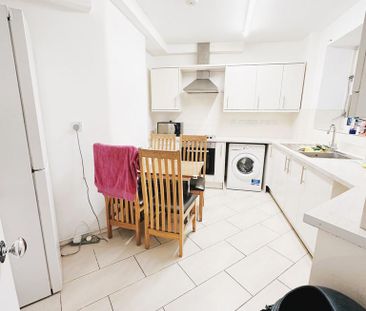 5 bedroom flat share to rent - Photo 6