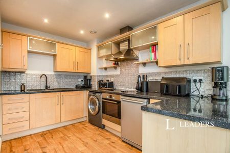 2 bedroom flat to rent - Photo 5