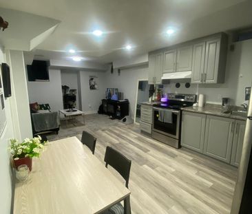 For Lease - 33 Truro Circle, Brampton, Ontario - Photo 2