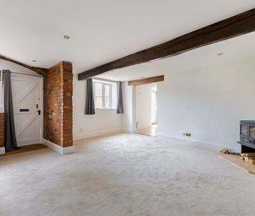 2 bedroom end of terrace house to rent - Photo 2