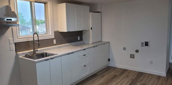 Grand logement 5½ spacieux et bien entretenu à louer – Blainville Disponible à compter du 1er août - Spacious & Well-Maintained 5½ Apartment for Rent - Photo 2