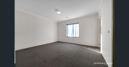 4 BEDROOM STUNNER IN THE ALAMANDA SCHOOL ZONE !! - Photo 3