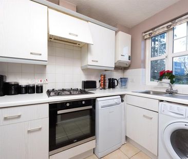 Picton Close, Camberley - 2 bedrooms Property for lettings - Seymours - Photo 5