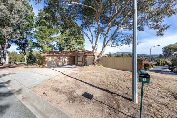 1/8 Gladman Close, Isaacs ACT 2607 - House For Rent | Domain - Photo 1