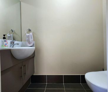 Family-Friendly Modern Townhouse in the Heart of Blacktown! - Photo 3