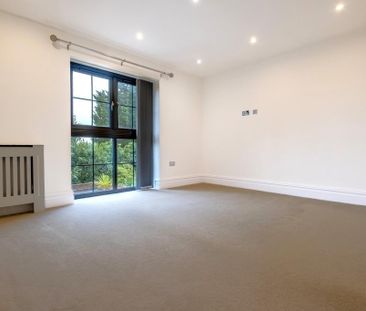 2 bedroom end of terrace house to rent - Photo 4