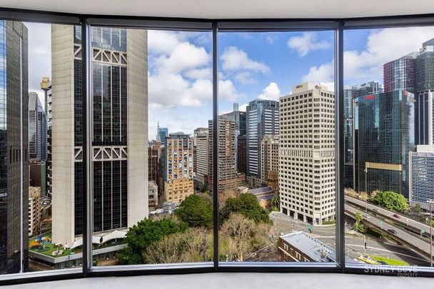 IMPRESSIVE APARTMENT WITH EXCELLENT VIEWS | Unfurnished - Photo 1