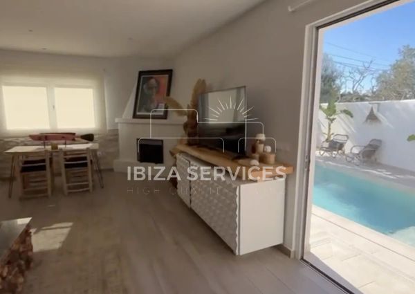 Charming 3-Bedroom Townhouse with Private Pool in Cala de Bou – Available for Yearly Rental