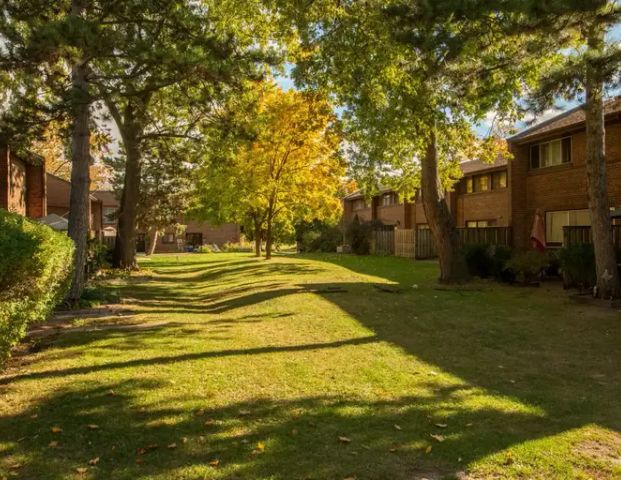 Silverstone Townhomes | 282 Silverstone Drive, Etobicoke - Photo 1