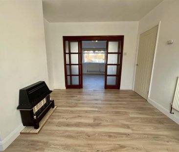 3 bedroom semi-detached house to rent - Photo 2