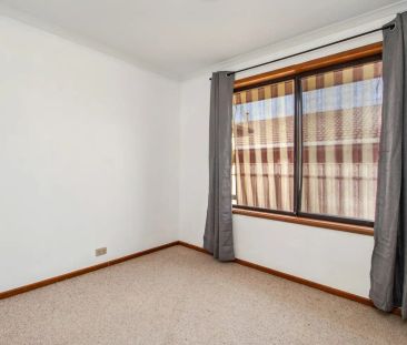 14 Hocking Crescent, Pooraka SA 5095 - Photo 5