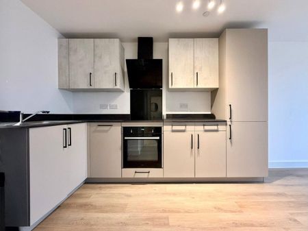 Commercial Road, Poole, Dorset, BH14 - Photo 2