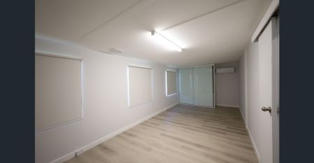 Fully renovated cottage plus lock up garage- available now - Photo 2