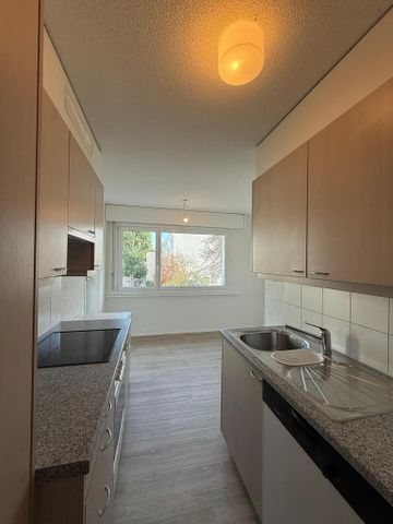 Helle 3.5-Zimmerwohnung mit Balkon im 2. Stock - Photo 4