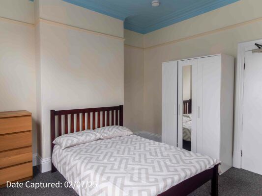 Room 2, 38 Heslington Road - Photo 1