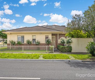 Neat Family Home in Desirable South Kingsville! - Photo 1