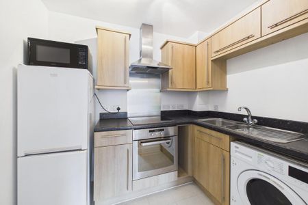 1 bedroom flat to rent - Photo 2