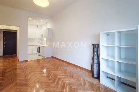 Kompaktowe I klimatyzacja | Metro ONZ - Photo 2