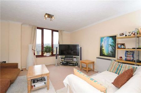 Hermitage Court, Knighten Street, London, E1W 1PW - Photo 2